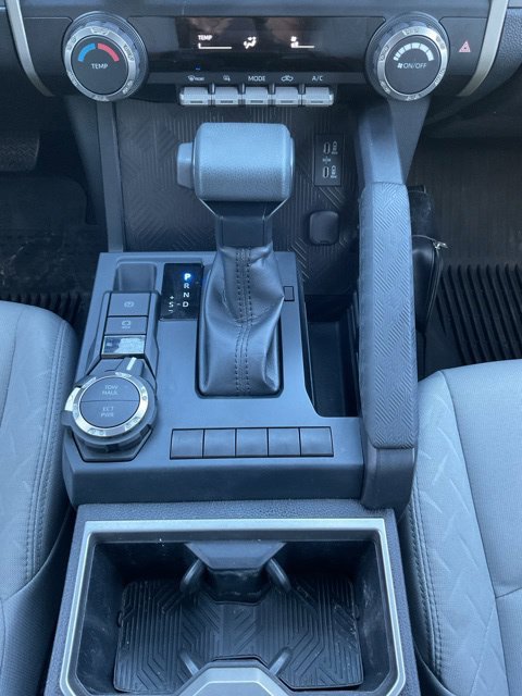 Used 2025 Toyota Tacoma SR5 AWD/4WD image 24
