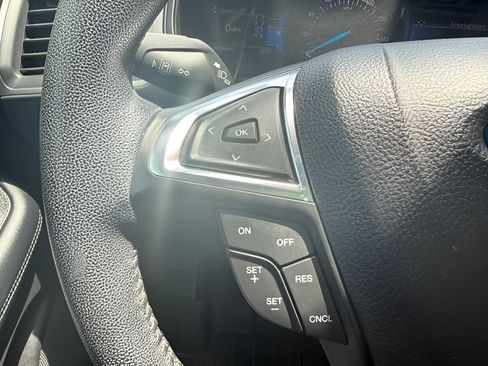 Used 2022 Ford Edge SEL w/ Convenience Package AWD/4WD image 16