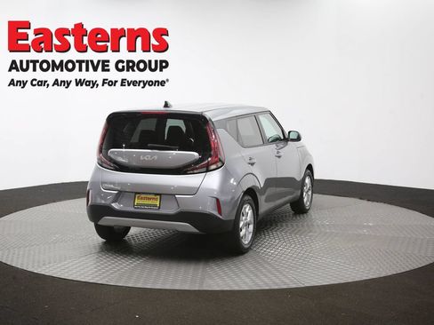Used 2025 Kia Soul LX w/ LX Technology Package FWD image 39