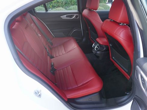 Used 2022 Alfa Romeo Giulia Veloce image 20