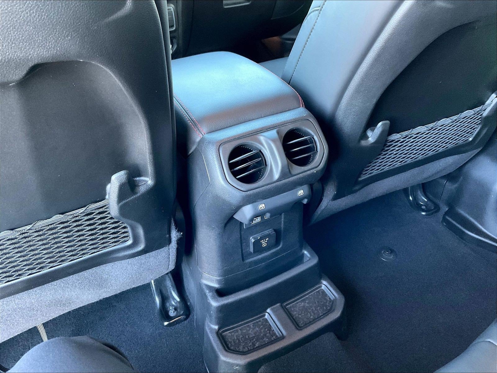 Used 2025 Jeep Wrangler Unlimited Rubicon AWD/4WD image 10