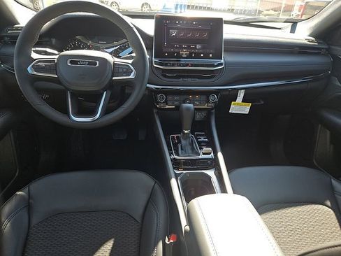 New 2026 Jeep Compass Latitude image 12