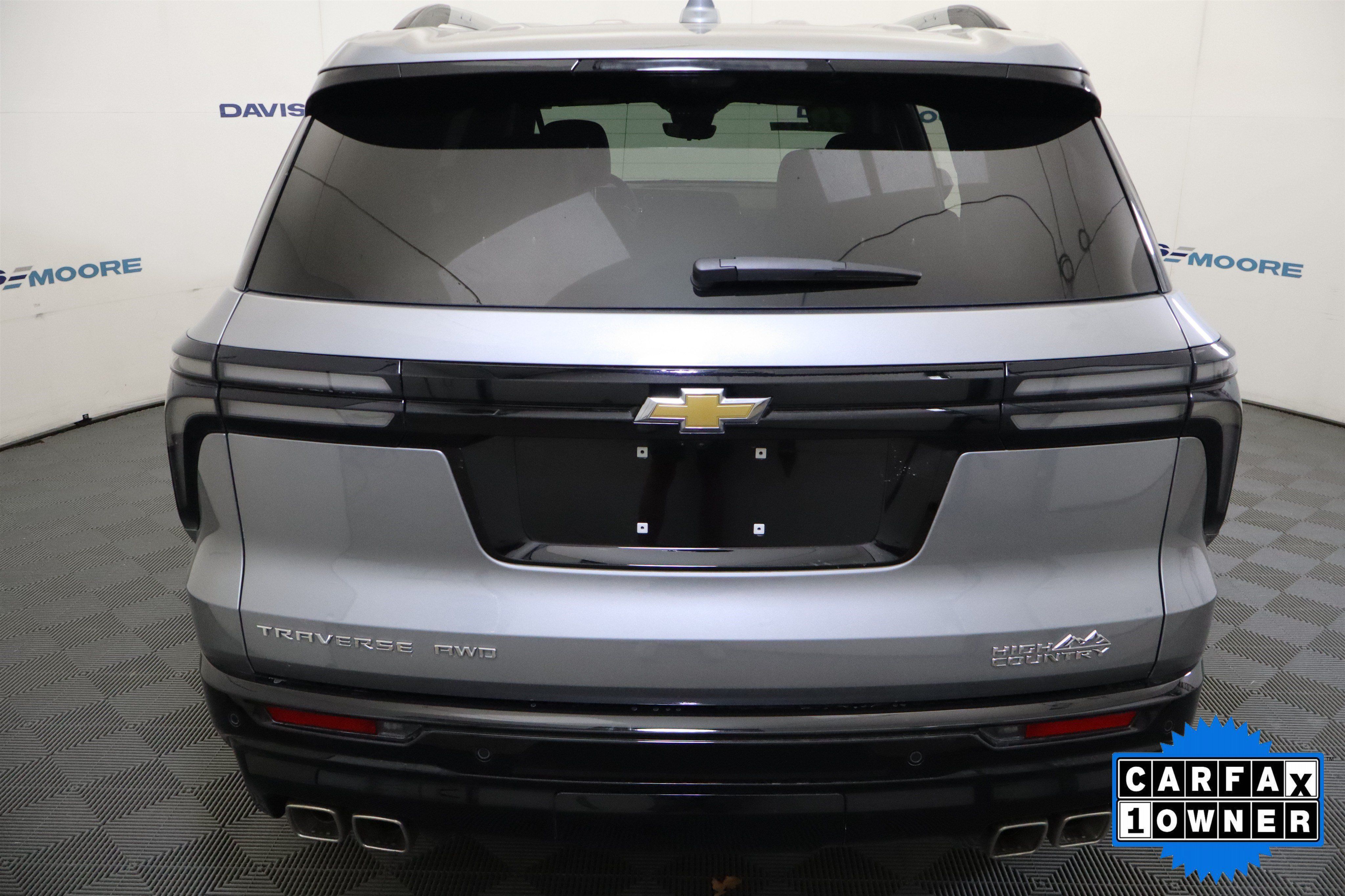 Used 2026 Chevrolet Traverse High Country w/ LPO, Floor Liner Package AWD/4WD image 8