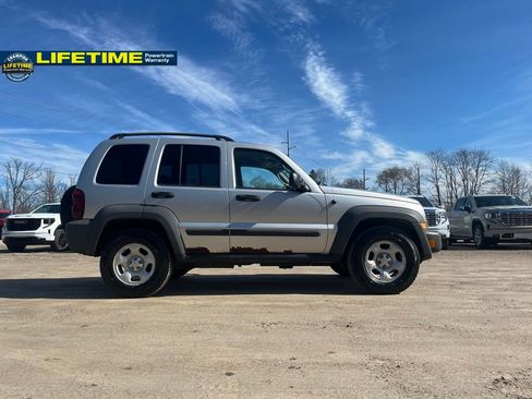 Used 2006 Jeep Liberty Sport image 8