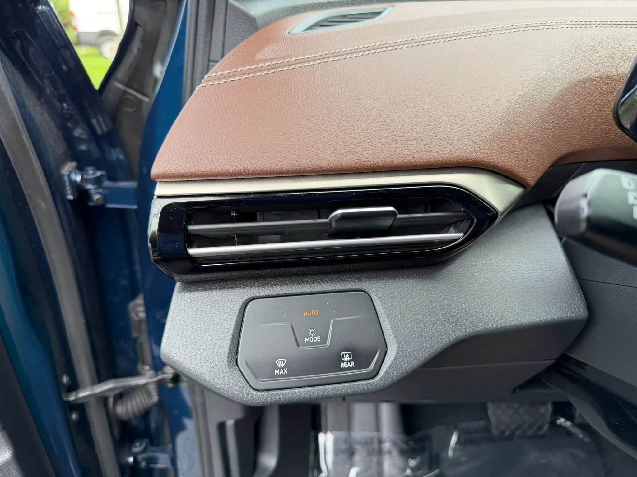 Used 2023 Volkswagen ID.4 Pro RWD image 13