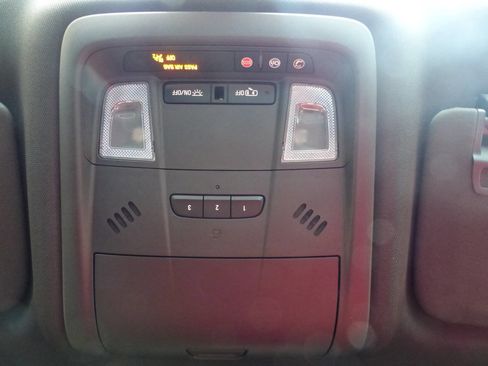 Used 2022 Chevrolet Blazer RS image 35