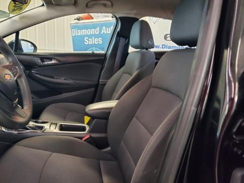 Used 2017 Chevrolet Cruze LT FWD image 12