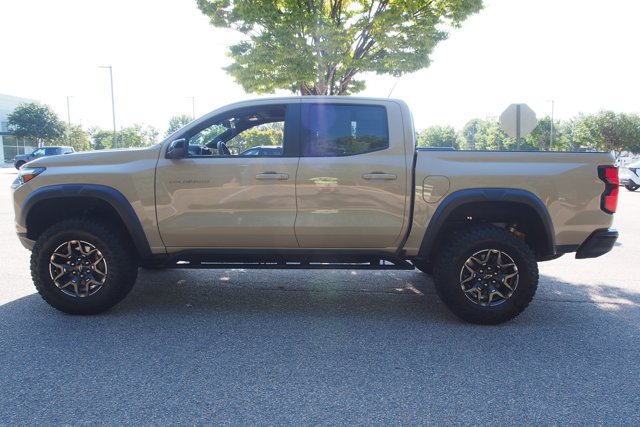 Used 2024 Chevrolet Colorado ZR2 w/ Technology Package AWD/4WD image 4