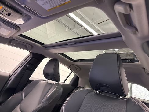 Certified 2024 Toyota Prius XLE image 15