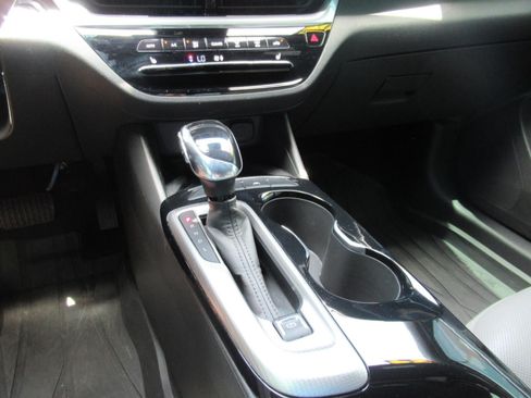 Used 2024 Buick Envista Avenir FWD image 25
