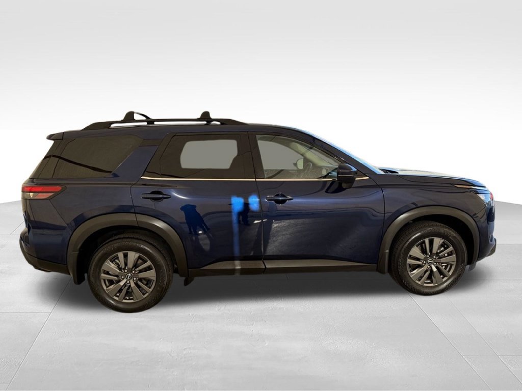 Used 2024 Nissan Pathfinder SV AWD/4WD image 6