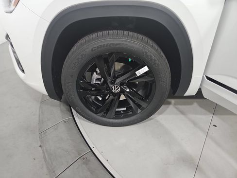 New 2026 Volkswagen Atlas Cross Sport SEL R-Line AWD/4WD image 25