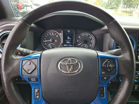 Used 2020 Toyota Tacoma TRD Off-Road AWD/4WD image 20