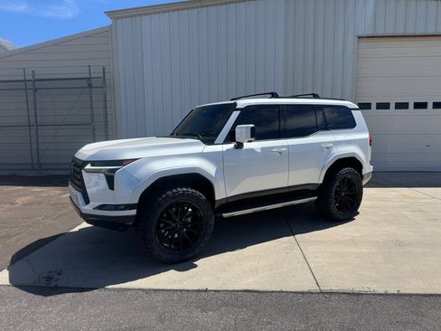 Used 2026 Lexus GX 550 w/ Accessory Package (ZB) AWD/4WD image 1