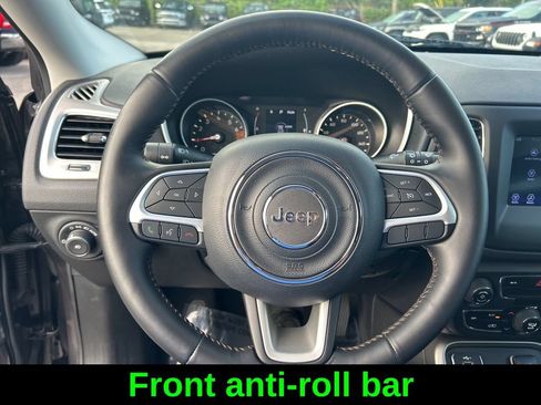Certified 2019 Jeep Compass Latitude FWD image 17