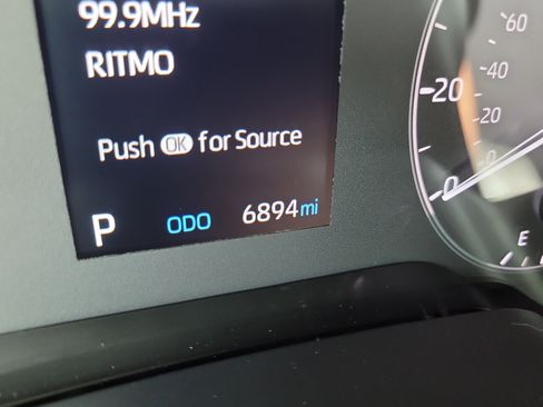 Certified 2025 Toyota Corolla LE image 31