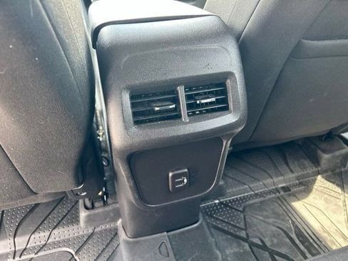Used 2023 Chevrolet Equinox LS w/ LS Convenience Package FWD image 34