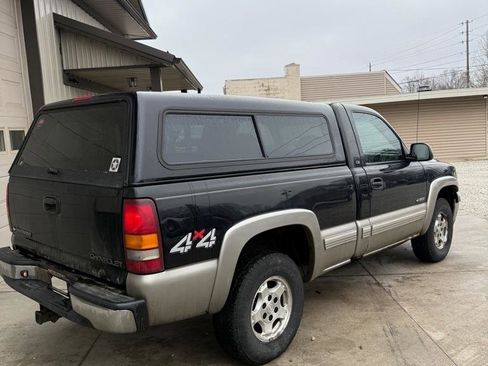 Used 2000 Chevrolet Silverado 1500 LS w/ Firm Ride Suspension Pkg image 2