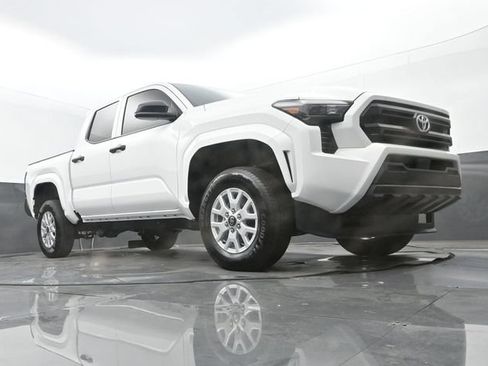 Used 2026 Toyota Tacoma SR RWD image 22