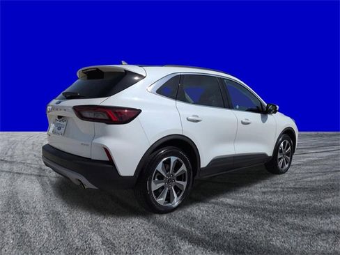 Certified 2025 Ford Escape Platinum w/ Premium Technology Package image 4