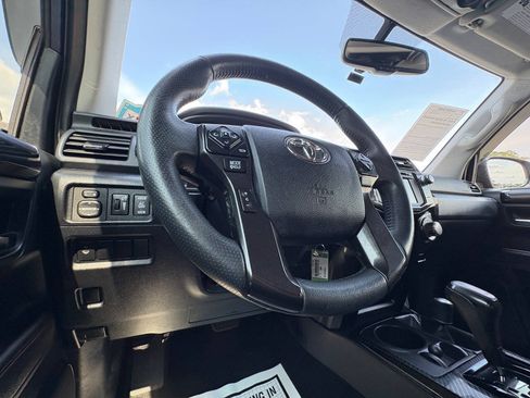 Used 2019 Toyota 4Runner TRD Off-Road Premium AWD/4WD image 20