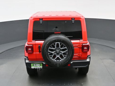 Used 2024 Jeep Wrangler Sahara image 35