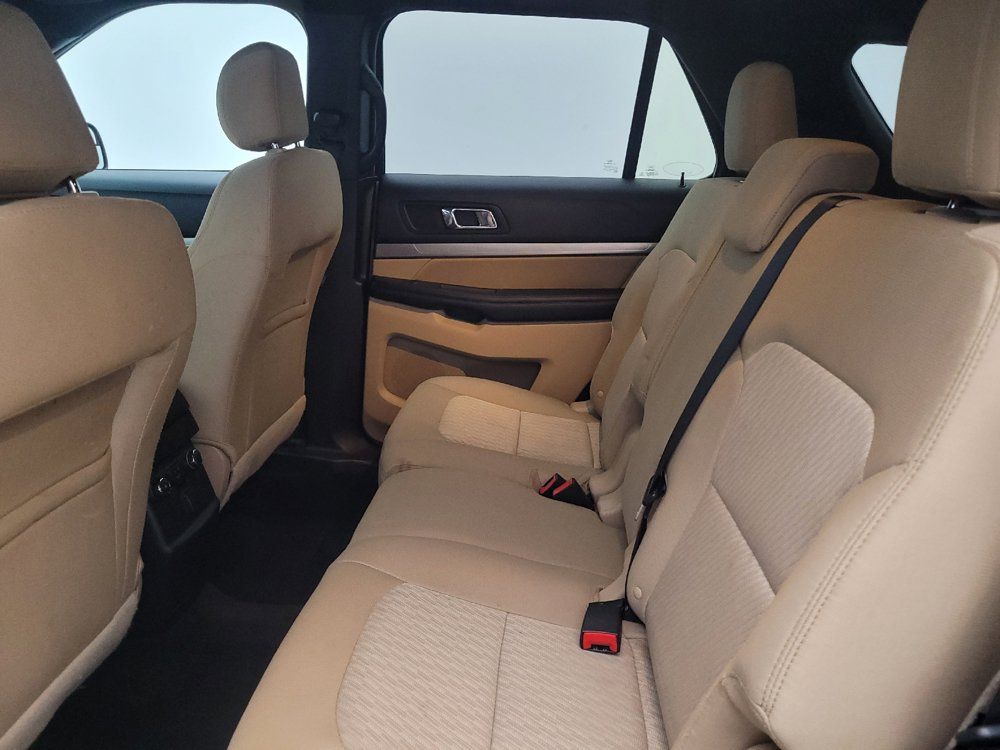Used 2016 Ford Explorer FWD image 18