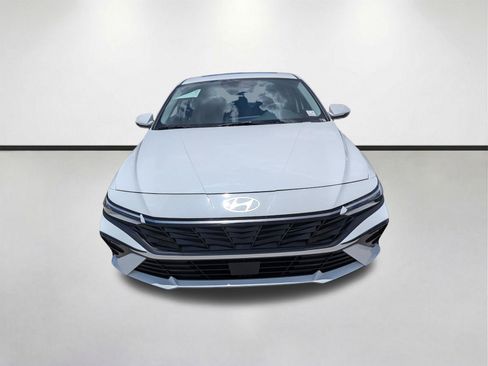 New 2026 Hyundai Elantra Limited FWD image 8