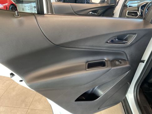 Used 2020 Chevrolet Equinox LT image 27