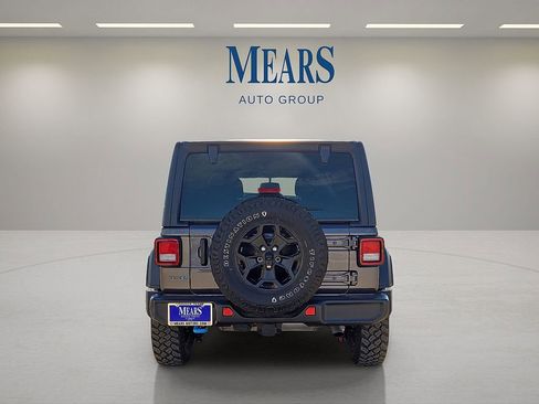 Used 2023 Jeep Wrangler Unlimited image 4