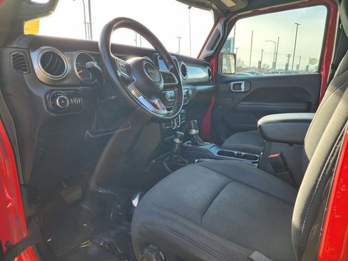 Used 2020 Jeep Wrangler Unlimited Sahara image 9