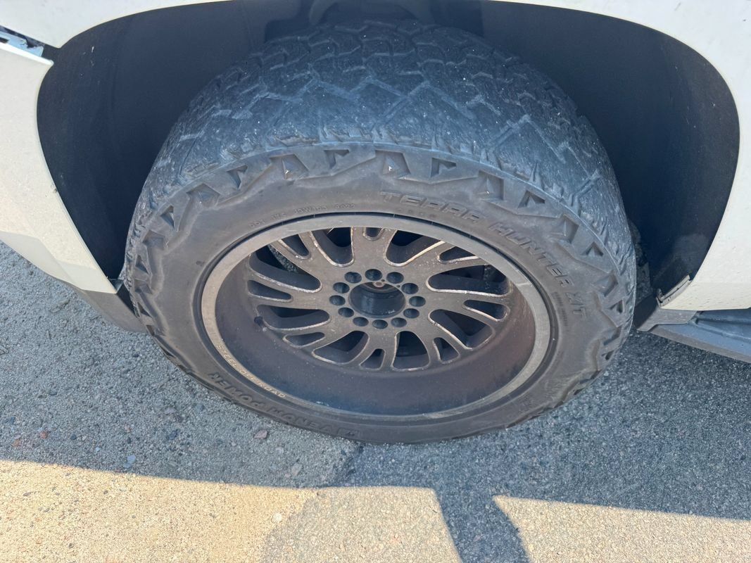 Used 2015 Chevrolet Tahoe LS AWD/4WD image 18