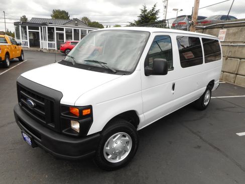 Used 2011 Ford E-150 and Econoline 150 Wagon w/ PWR Windows & Locks Group RWD image 4