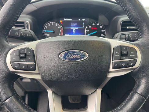 Used 2022 Ford Explorer XLT w/ Equipment Group 202A image 11