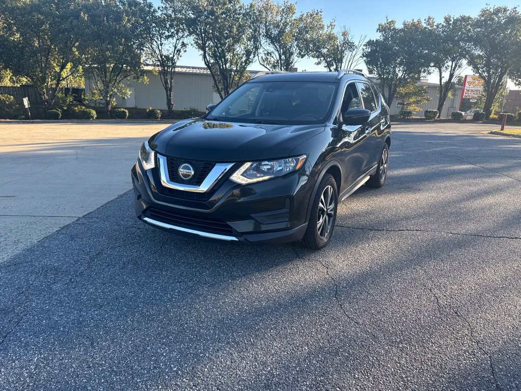 Used 2019 Nissan Rogue SV w/ Premium Package FWD image 2