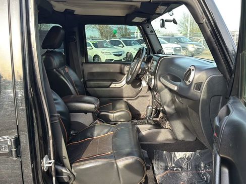 Used 2011 Jeep Wrangler Unlimited 70th Anniversary w/ Connectivity Group image 12