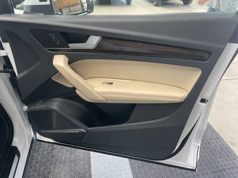 Used 2019 Audi Q5 Prestige w/ Prestige Package AWD/4WD image 3