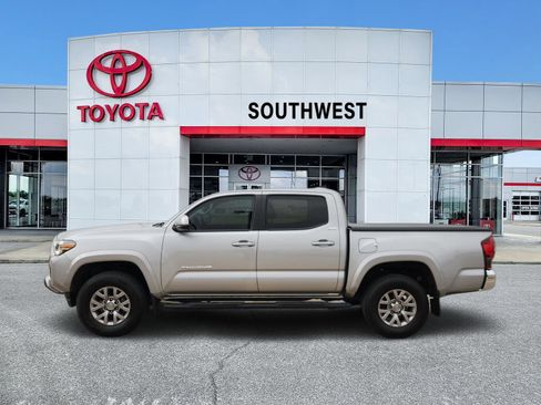 Used 2018 Toyota Tacoma SR5 image 3