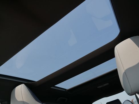 Certified 2023 Subaru Solterra AWD image 32