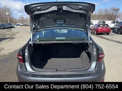 Used 2025 Volkswagen Jetta SE image 13