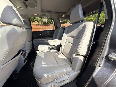 Used 2019 Honda Pilot Elite image 14