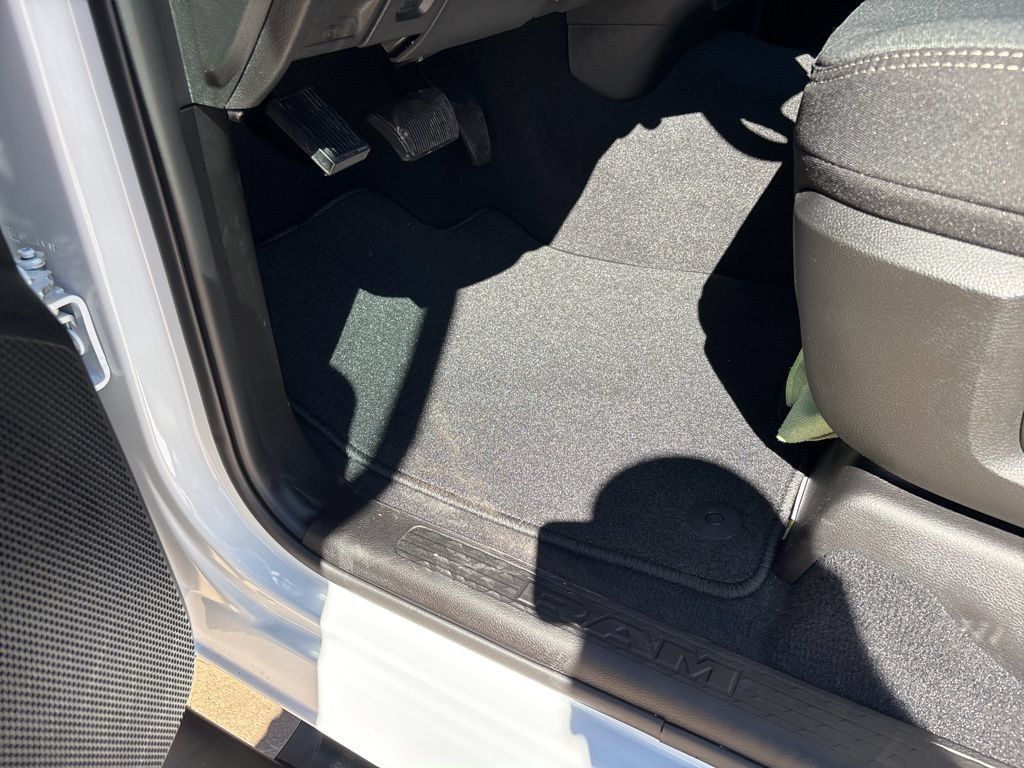 New 2026 RAM 3500 Tradesman AWD/4WD image 16