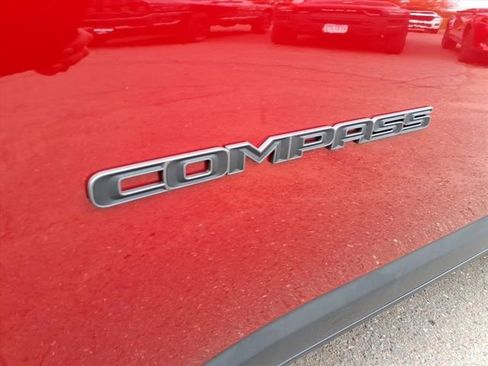 New 2025 Jeep Compass Latitude w/ Sun & Sound Group image 7