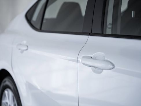 Used 2025 Toyota Camry LE image 14