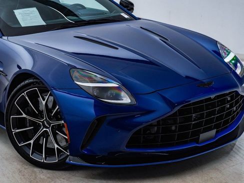 Used 2025 Aston Martin V8 Vantage Coupe image 4