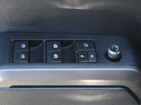Used 2018 Toyota Tacoma TRD Off-Road RWD image 28