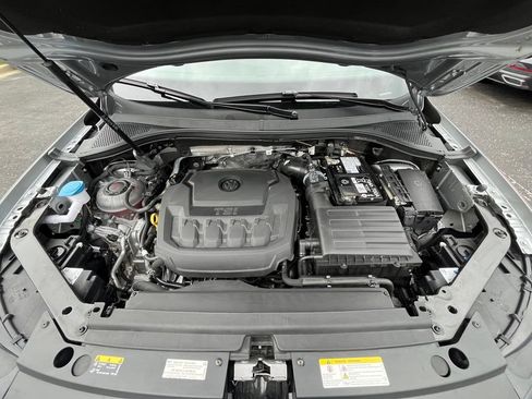 Certified 2024 Volkswagen Tiguan SE R-Line w/ MDO Package, Two-Row AWD/4WD image 33