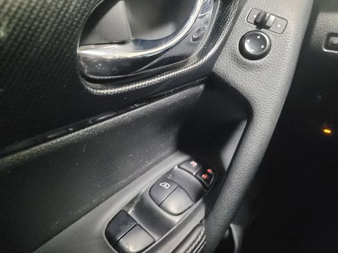 Used 2016 Nissan Rogue SL w/ SL Premium Package image 27