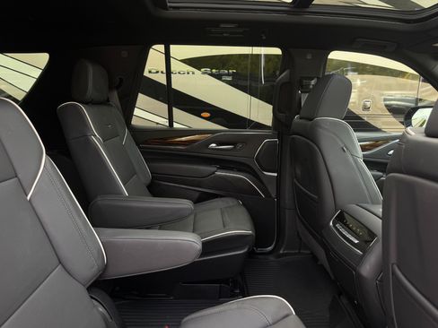Used 2024 Cadillac Escalade Premium Luxury w/ Performance Package AWD/4WD image 54