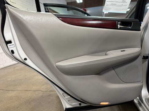 Used 2002 Lexus ES 330 FWD image 24